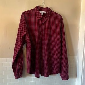 Old Navy Mens XL Button Down Shirt Navy Blue and Red Plaid EUC